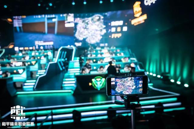 的态度和团 的态度和团